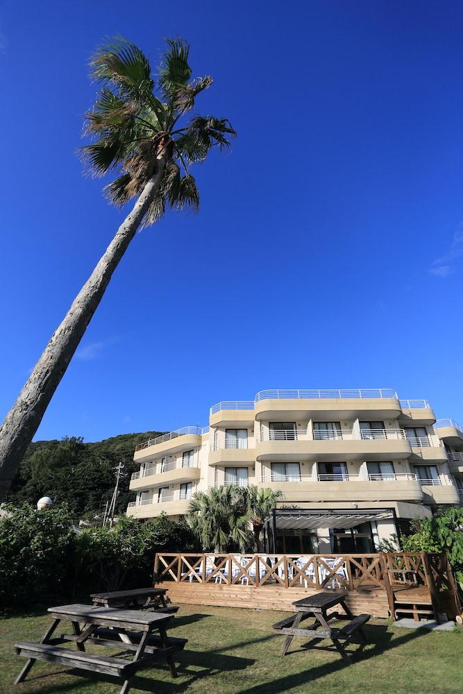 Kerama Beach Hotel Zamami Exteriör bild